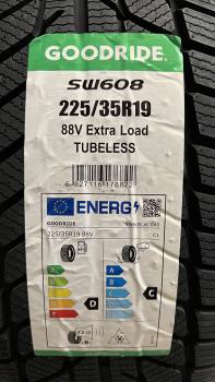 Preview: GOODRIDE SW608 225/35 R19 88V XL Winterreifen 4er Set