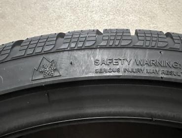 Preview: GOODRIDE SW608 225/35 R19 88V XL Winterreifen 4er Set