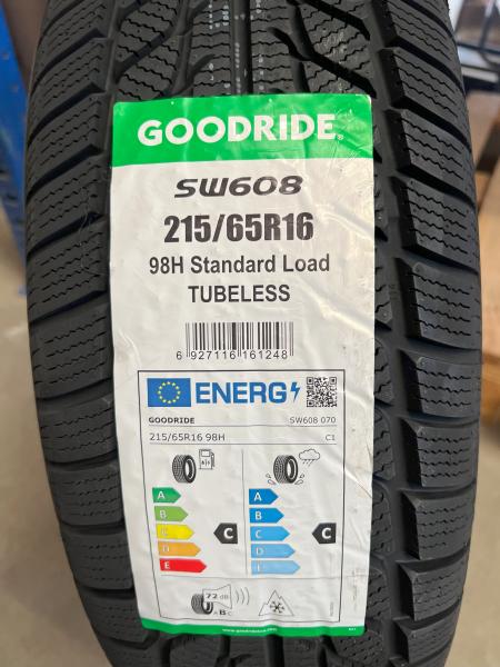 GOODRIDE SW608 215/65 R16 98H Winterreifen 4er Set