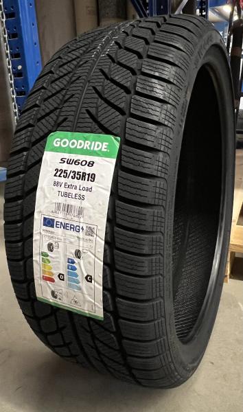GOODRIDE SW608 225/35 R19 88V XL Winterreifen 4er Set