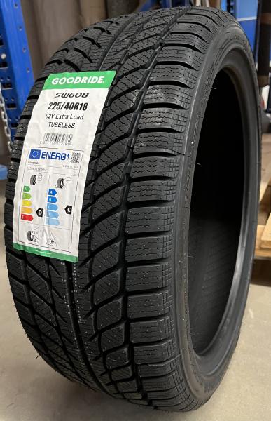 GOODRIDE SW608 225/40 R18 92V XL Winterreifen 4er Set